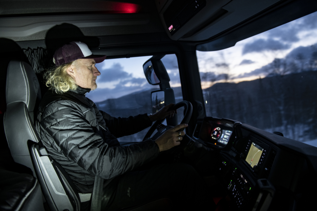 Xpedition Trucks Dan Forsslund driving in Lappland